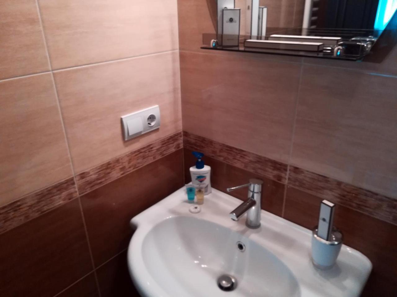 Leon Hotel Tbilisi Ngoại thất bức ảnh